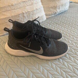 Nike Women's Flex Experience Run 10 Running Shoe Size 11